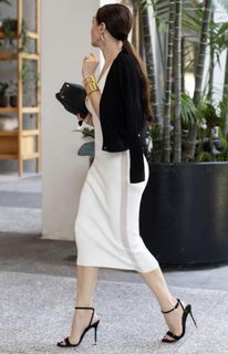 Elisabetta Franchi feet photo thumbnail