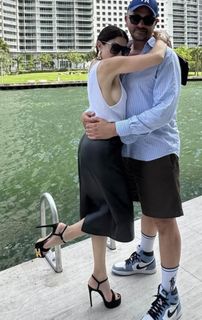 Elisabetta Franchi feet photo thumbnail