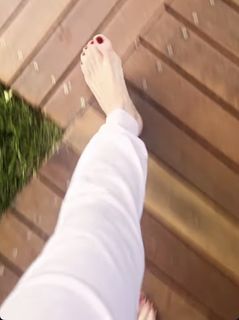 Elisabetta Franchi feet photo thumbnail