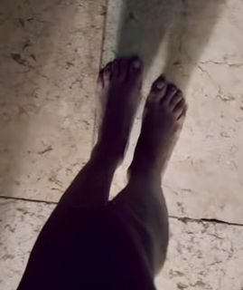 Elisabetta Franchi feet photo thumbnail