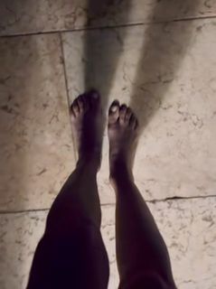 Elisabetta Franchi feet photo thumbnail