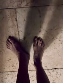 Elisabetta Franchi feet photo thumbnail