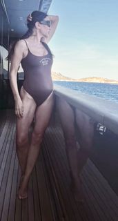 Elisabetta Franchi feet photo thumbnail