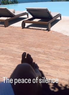 Elisabetta Franchi feet photo thumbnail