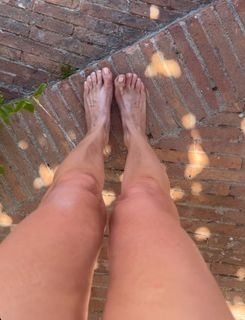 Elisabetta Franchi feet photo thumbnail