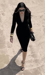 Elisabetta Franchi feet photo thumbnail