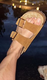 Elisabetta Franchi feet photo thumbnail