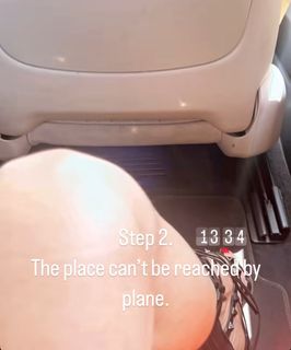 Elisabetta Franchi feet photo thumbnail