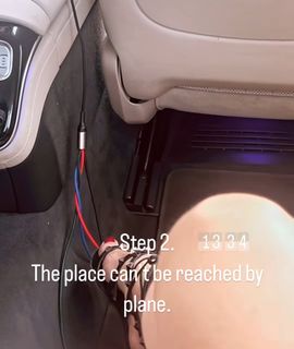 Elisabetta Franchi feet photo thumbnail