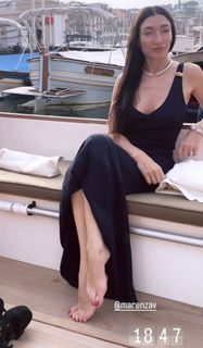 Elisabetta Franchi feet photo thumbnail