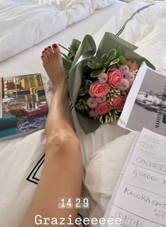 Elisabetta Franchi feet photo thumbnail
