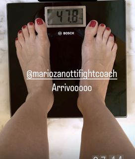 Elisabetta Franchi feet photo thumbnail