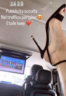 Elisabetta Franchi feet photo thumbnail