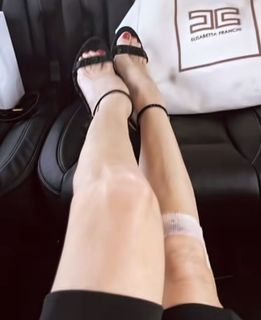 Elisabetta Franchi feet photo thumbnail