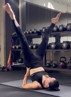 Elisabetta Franchi feet photo thumbnail