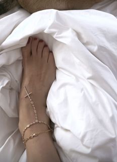 Elisabetta Franchi feet photo thumbnail