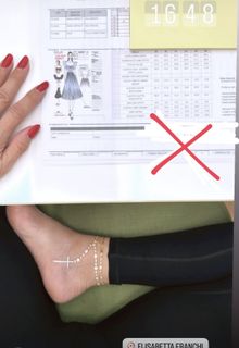 Elisabetta Franchi feet photo thumbnail