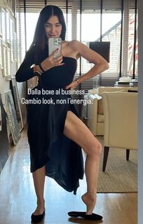 Elisabetta Franchi feet photo thumbnail