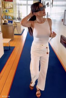 Elisabetta Franchi feet photo thumbnail