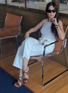 Elisabetta Franchi feet photo thumbnail