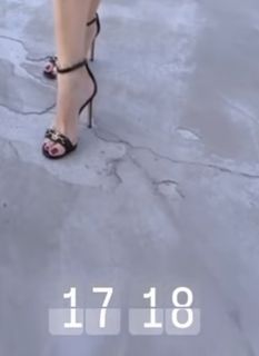 Elisabetta Franchi feet photo thumbnail