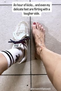 Elisabetta Franchi feet photo thumbnail