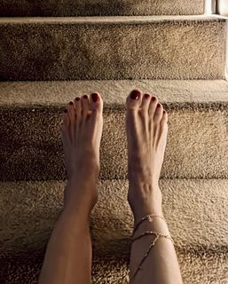 Elisabetta Franchi feet photo thumbnail