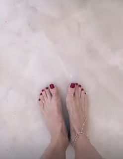 Elisabetta Franchi feet photo thumbnail