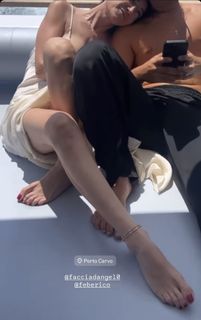 Elisabetta Franchi feet photo thumbnail