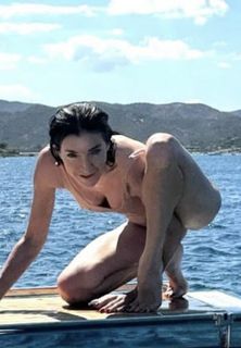 Elisabetta Franchi feet photo thumbnail