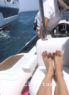 Elisabetta Franchi feet photo thumbnail