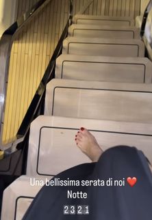 Elisabetta Franchi feet photo thumbnail