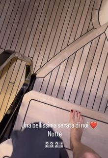 Elisabetta Franchi feet photo thumbnail