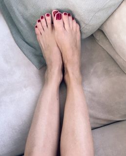 Elisabetta Franchi feet photo thumbnail