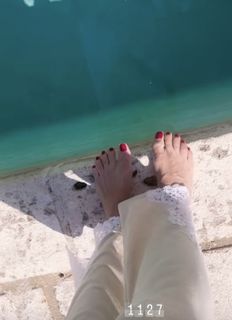Elisabetta Franchi feet photo thumbnail