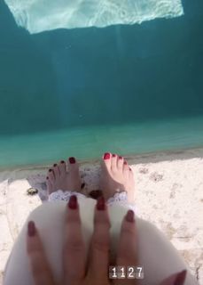 Elisabetta Franchi feet photo thumbnail