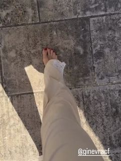 Elisabetta Franchi feet photo thumbnail