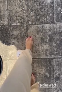 Elisabetta Franchi feet photo thumbnail