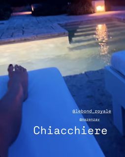 Elisabetta Franchi feet photo thumbnail