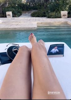 Elisabetta Franchi feet photo thumbnail