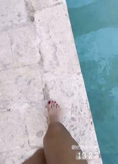 Elisabetta Franchi feet photo thumbnail