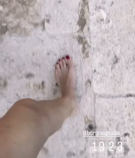 Elisabetta Franchi feet photo thumbnail