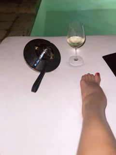 Elisabetta Franchi feet photo thumbnail