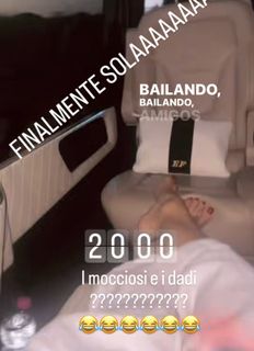 Elisabetta Franchi feet photo thumbnail