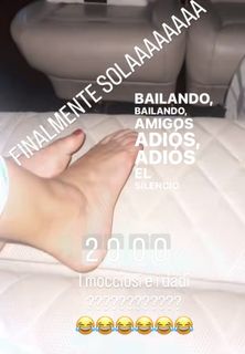Elisabetta Franchi feet photo thumbnail