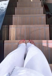 Elisabetta Franchi feet photo thumbnail