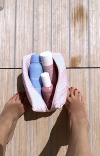 Elisabetta Franchi feet photo thumbnail