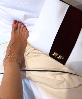 Elisabetta Franchi feet photo thumbnail