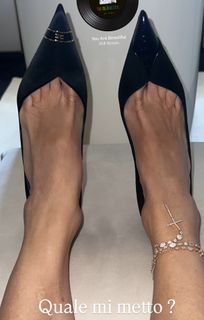 Elisabetta Franchi feet photo thumbnail
