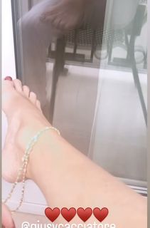 Elisabetta Franchi feet photo thumbnail